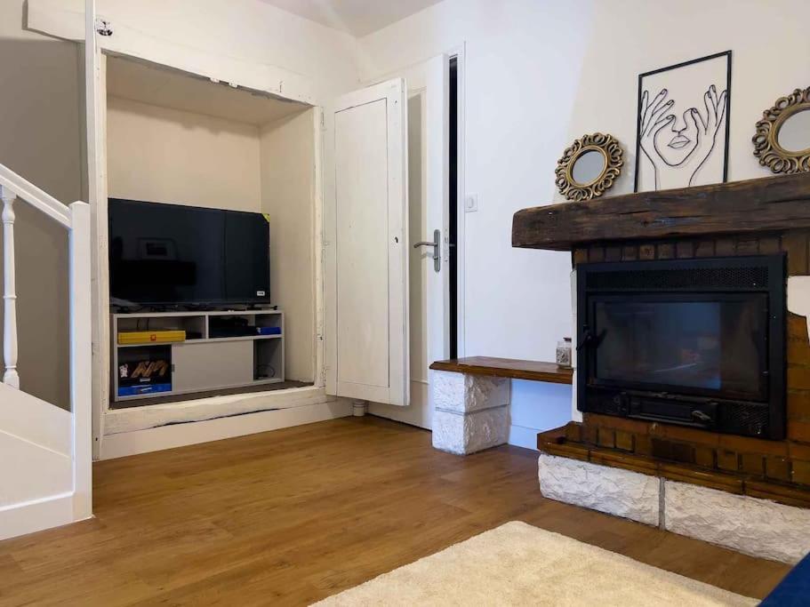 Maison Semi-Troglodyte Avec 4 Velos Rochecorbon Extérieur photo